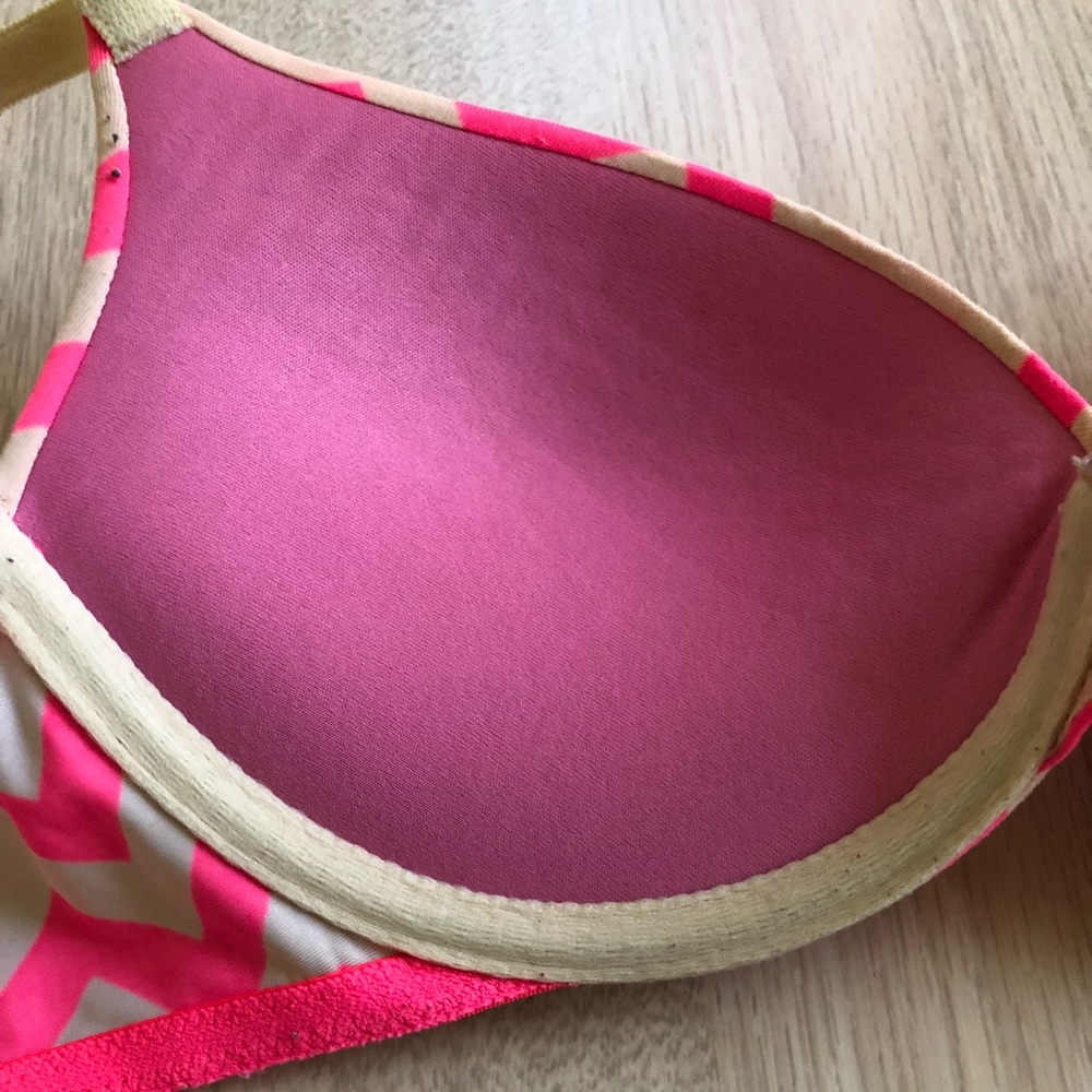 VS Pink Bras - Picture 5 of 6